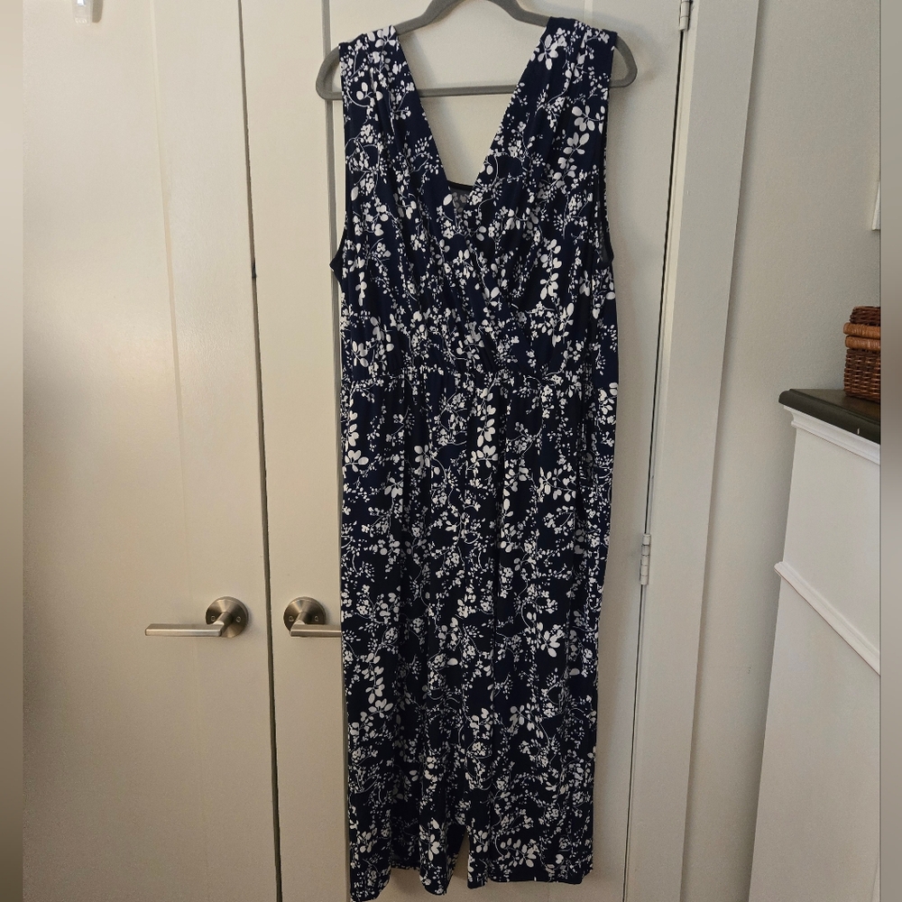 Kaileigh Blue and White Floral Patterned Outfit